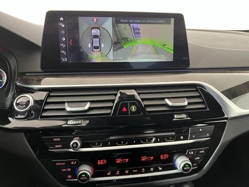 Used 2019 BMW 530i xDrive w/ Premium Package image 17