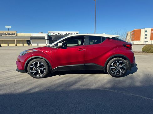 Used 2018 Toyota C-HR XLE image 7