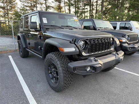 Used 2025 Jeep Wrangler Willys image 3