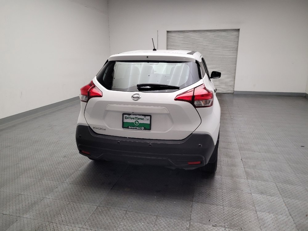 Used 2020 Nissan Kicks S FWD image 7