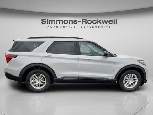 Used 2026 Ford Explorer Active AWD/4WD image 6