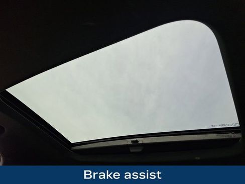 Used 2023 Chevrolet Traverse RS AWD/4WD image 17