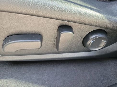 Used 2025 Subaru Forester Premium w/ Convenience Package #1 image 17