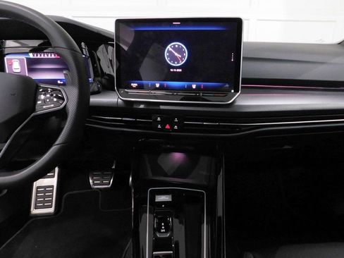 Used 2025 Volkswagen Golf image 49