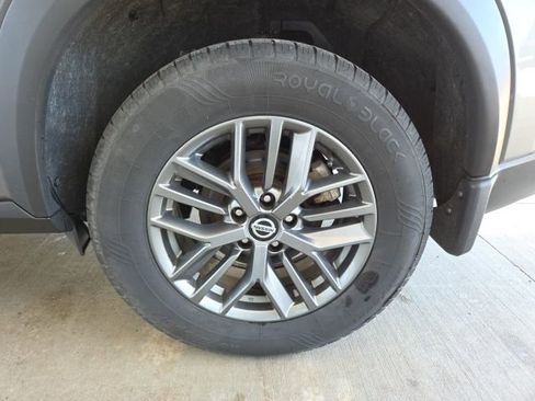 Used 2021 Nissan Rogue S FWD image 60