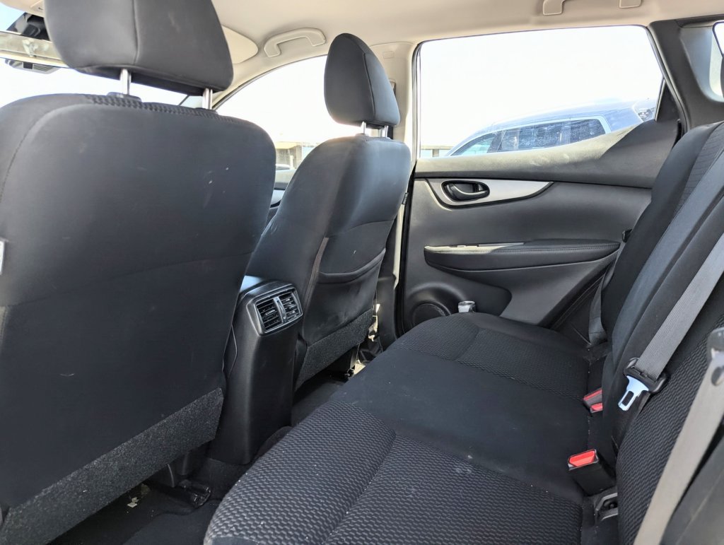 Used 2020 Nissan Rogue Sport S FWD image 28