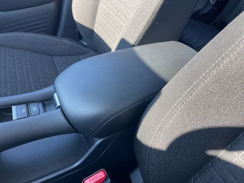 Certified 2023 Honda HR-V LX image 19