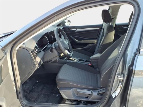 Used 2025 Volkswagen Jetta S image 9