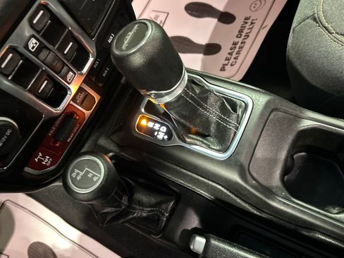 Used 2024 Jeep Gladiator Willys image 20