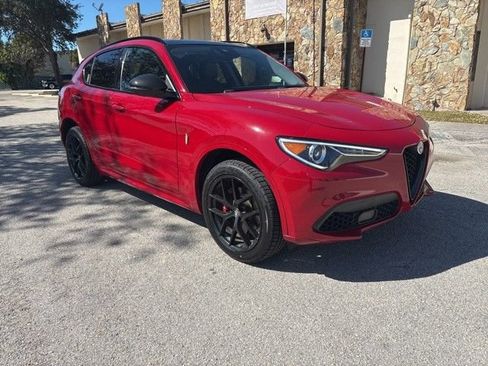Used 2020 Alfa Romeo Stelvio Sport w/ Quick Order Package 22K Sport RWD image 3
