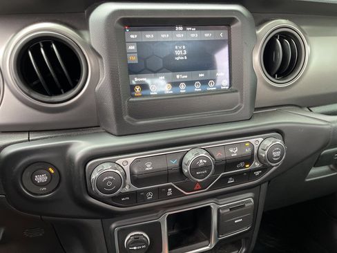 Used 2023 Jeep Wrangler Sport image 37