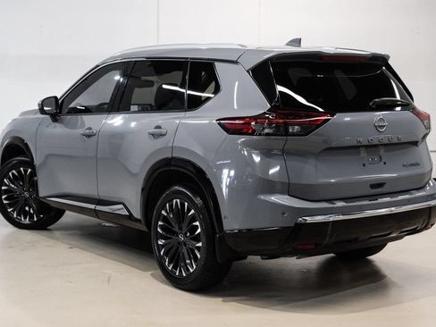 Used 2024 Nissan Rogue Platinum w/ Platinum Premium Package FWD image 11