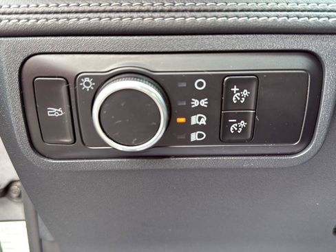 Used 2024 Ford Mustang Premium image 7