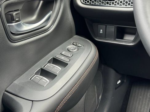 Used 2027 Honda HR-V Sport image 13
