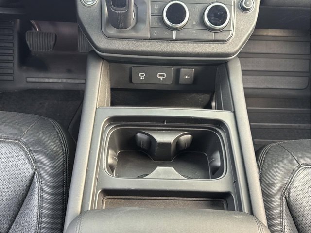 Used 2024 Land Rover Defender 130 X-Dynamic SE AWD/4WD image 19