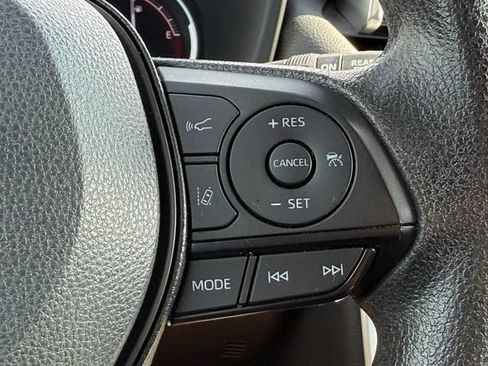 Used 2024 Toyota RAV4 XLE AWD/4WD image 17