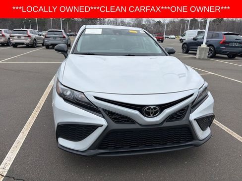 Used 2024 Toyota Camry SE image 4