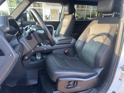 Used 2023 Land Rover Defender 90 X-Dynamic SE AWD/4WD image 13