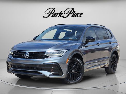 Used 2022 Volkswagen Tiguan SE R-Line image 1