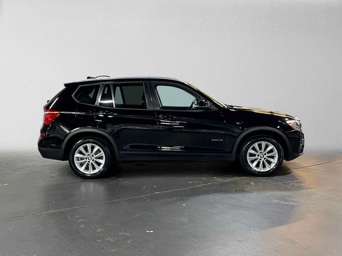 Used 2017 BMW X3 xDrive28i AWD/4WD image 2