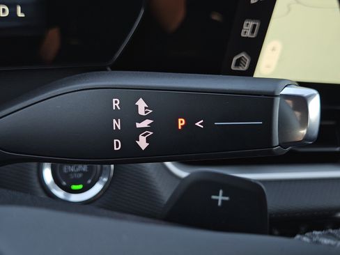 New 2026 Chevrolet Equinox LT image 18