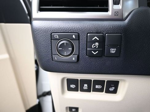 Used 2023 Lexus GX 460 Premium image 35