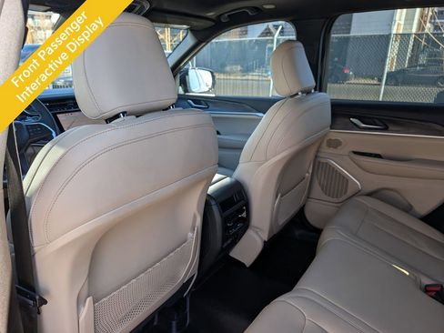 Used 2023 Jeep Grand Cherokee 4WD 4xe image 14