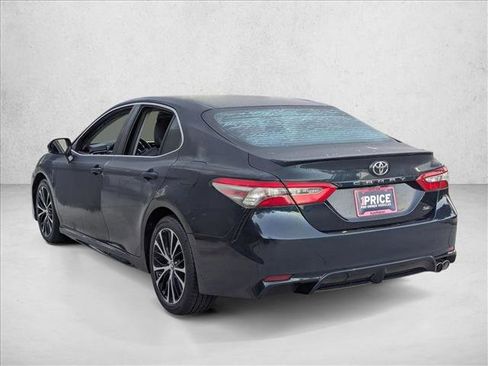 Used 2018 Toyota Camry SE image 7