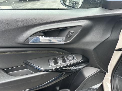 New 2026 Chevrolet Trax ACTIV w/ Sunroof Package FWD image 11