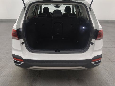 Used 2024 Volkswagen Taos SE image 29