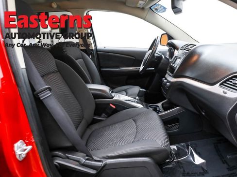 Used 2017 Dodge Journey SE w/ Flexible Seating Group image 24