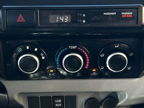 Used 2013 Toyota Tacoma Base V6 w/ Convenience Pkg image 28