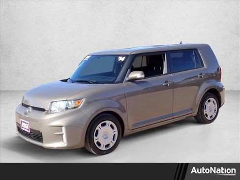 Used 2014 Scion xB FWD image 1