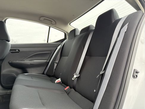 Used 2025 Nissan Versa S w/ Trunk Package image 27