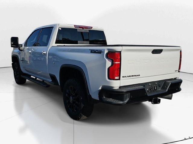 Used 2025 Chevrolet Silverado 2500 LTZ w/ LTZ Plus Package AWD/4WD image 5