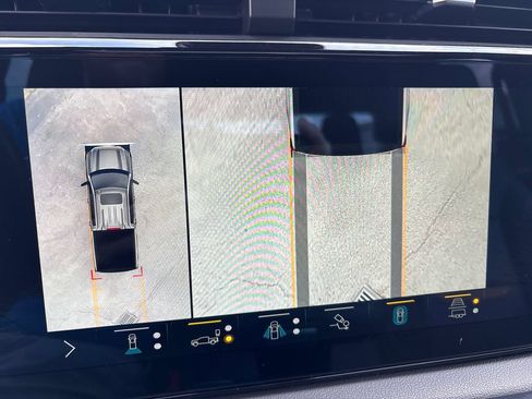 Certified 2022 GMC Sierra 1500 AT4 w/ AT4 Premium Package AWD/4WD image 29
