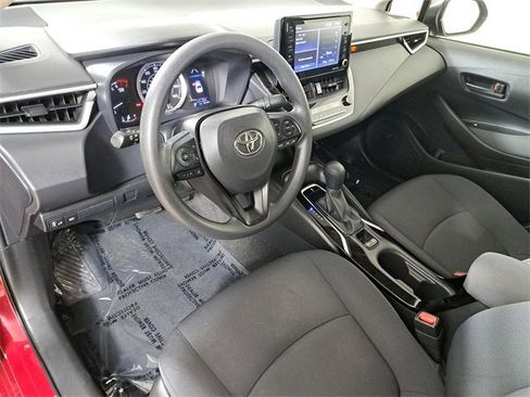 Used 2022 Toyota Corolla LE image 18