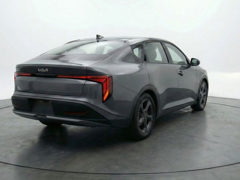 Used 2025 Kia K4 LXS image 9