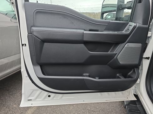 New 2025 Ford F150 Lariat w/ Equipment Group 501A Mid image 17