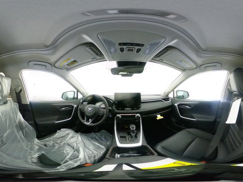 New 2025 Toyota RAV4 Limited image 33