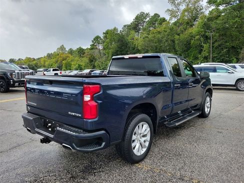 Used 2020 Chevrolet Silverado 1500 Custom w/ Custom Value Package image 12