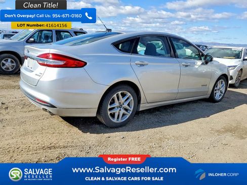 Used 2017 Ford Fusion SE image 4