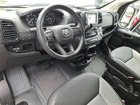 Used 2025 RAM ProMaster 2500 w/ Convenience Group image 15