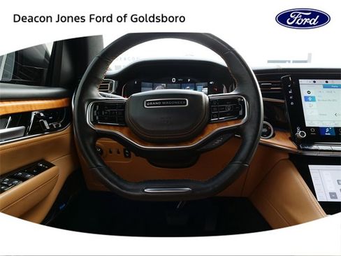 Used 2022 Jeep Grand Wagoneer Series III image 23