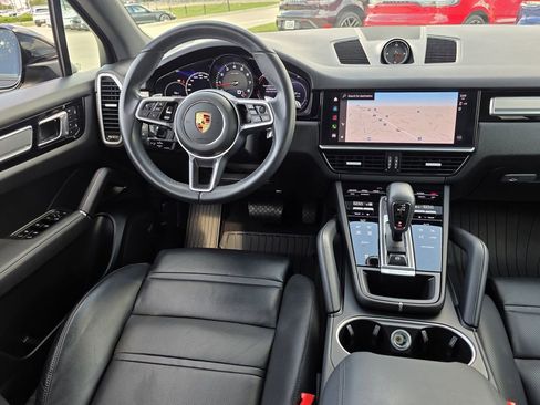 Used 2023 Porsche Cayenne Platinum Edition image 20