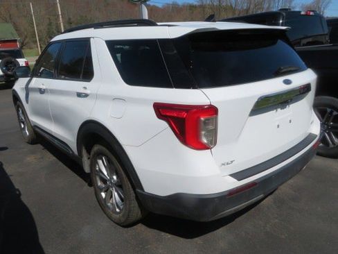 Used 2021 Ford Explorer XLT w/ Equipment Group 202A image 3