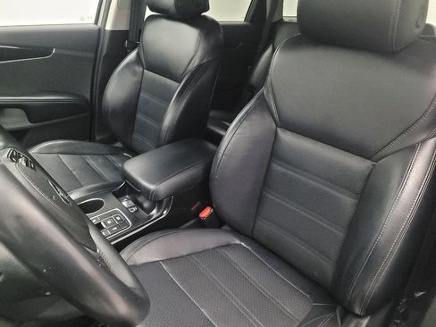 Used 2019 Kia Sorento EX image 17