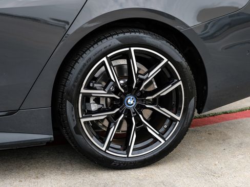 Used 2022 BMW i4 eDrive40 w/ M Sport Package RWD image 51