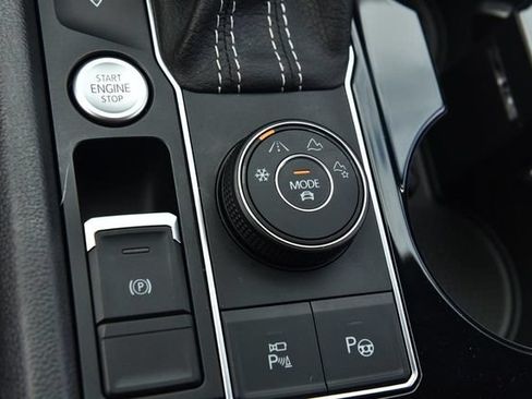 Certified 2023 Volkswagen Atlas SEL Premium AWD/4WD image 17