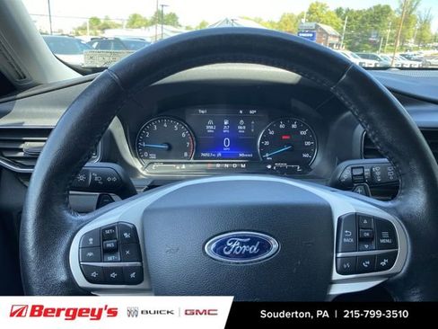 Used 2021 Ford Explorer Limited w/ Equipment Group 301A AWD/4WD image 12